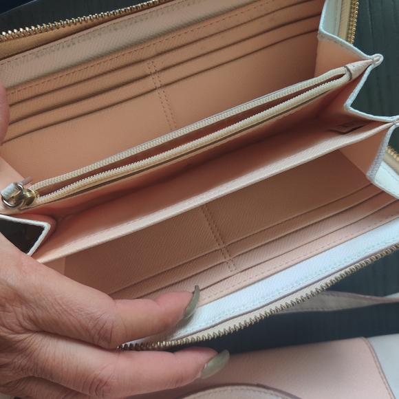 COACH bag and wallet   gently used does have tags - Picture 7 of 10